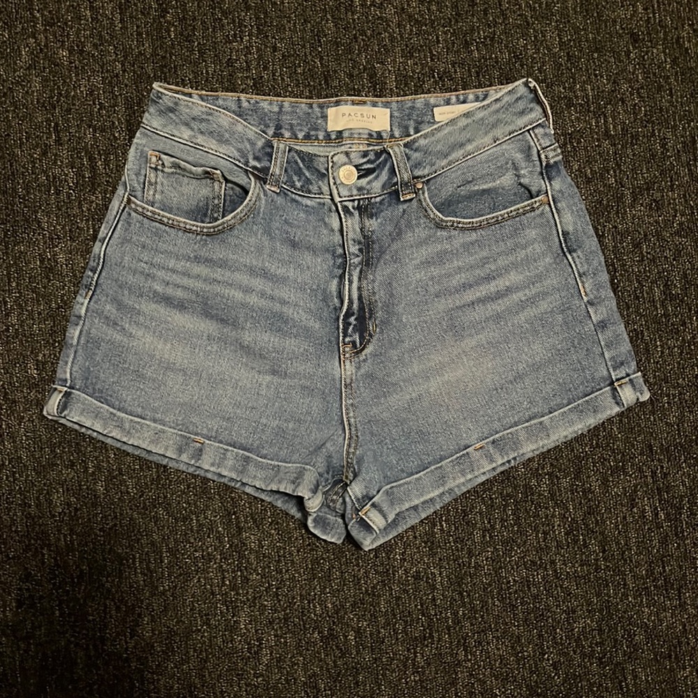 PAC SUN mom shorts. Size 27